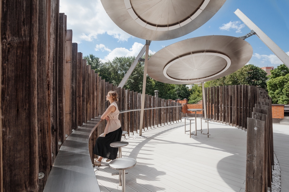 Rambler Roof by Nefa Architects