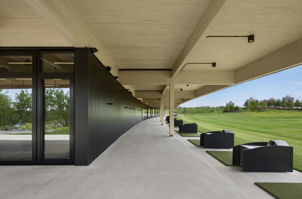 golf clubhouse for golf executif montreal by architecture49