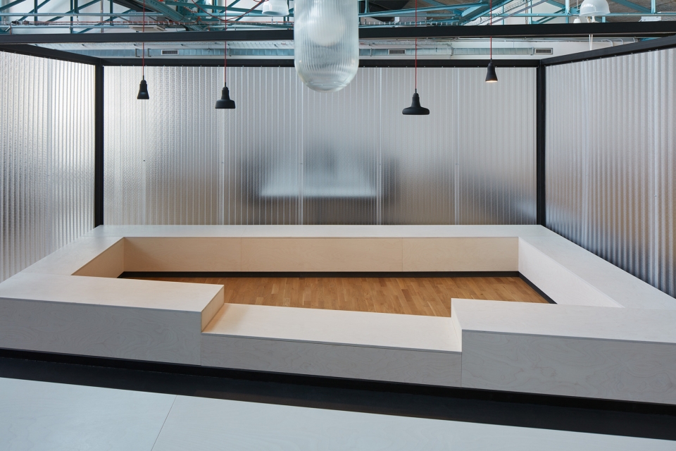SinnerSchrader Studio Prague by Kurz architects
