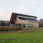 House behind the Roof by Superhelix Pracownia Projektowa