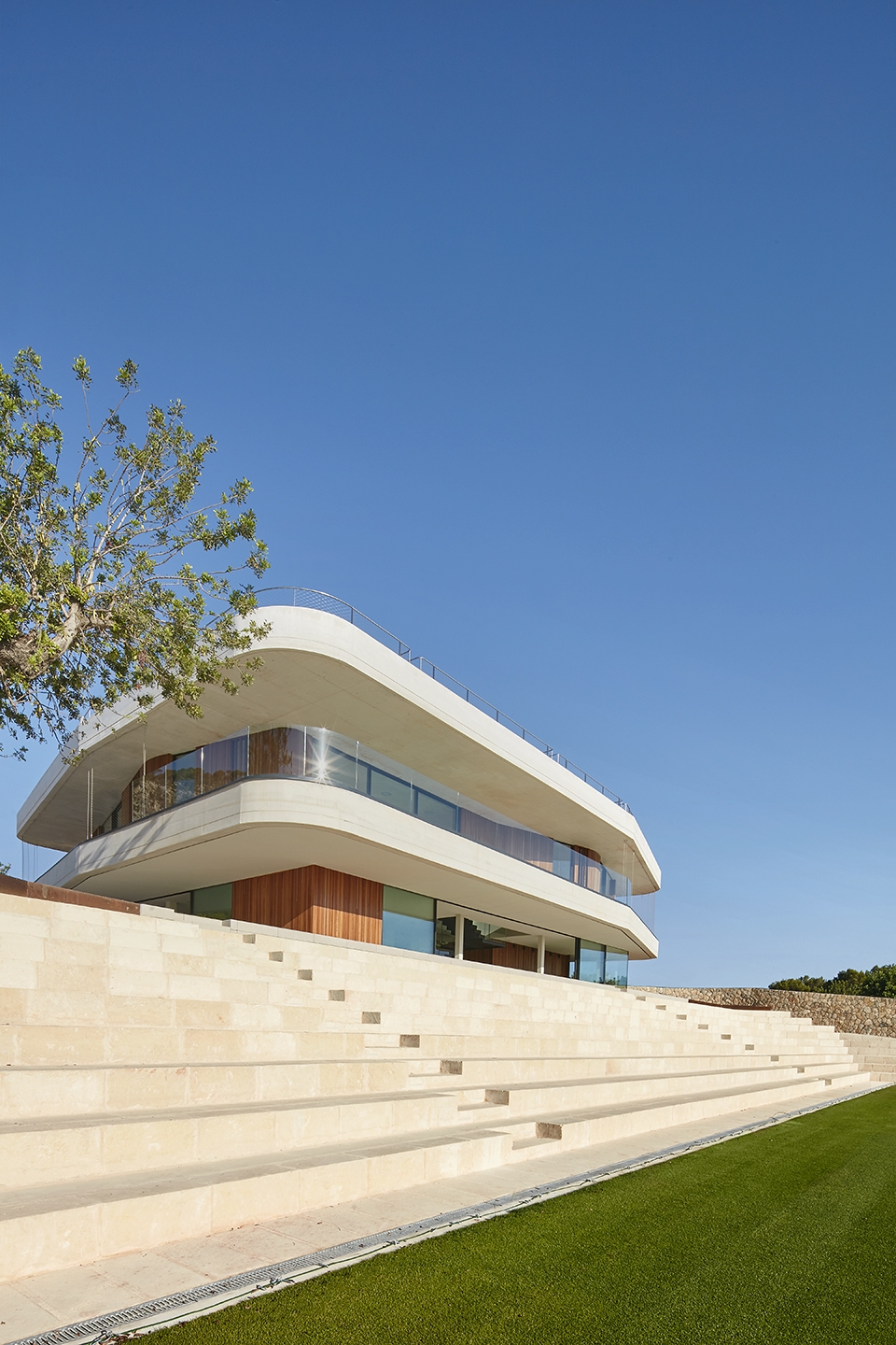 tennis terraces by gras arquitectos