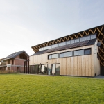 House behind the Roof by Superhelix Pracownia Projektowa