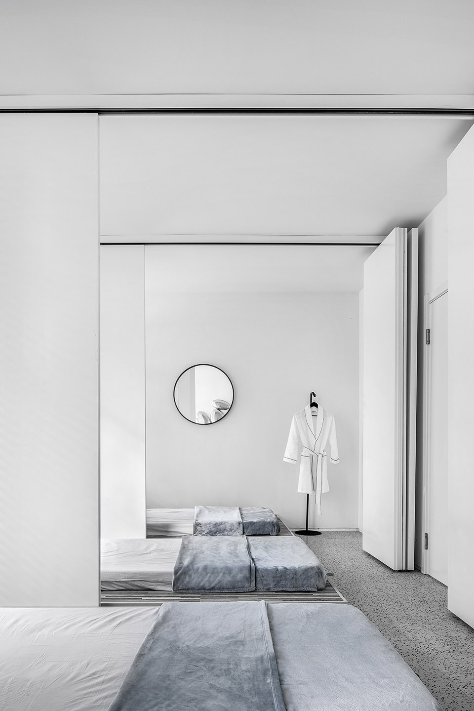 Orchid oil massage by Nanjing Linear Architecture
