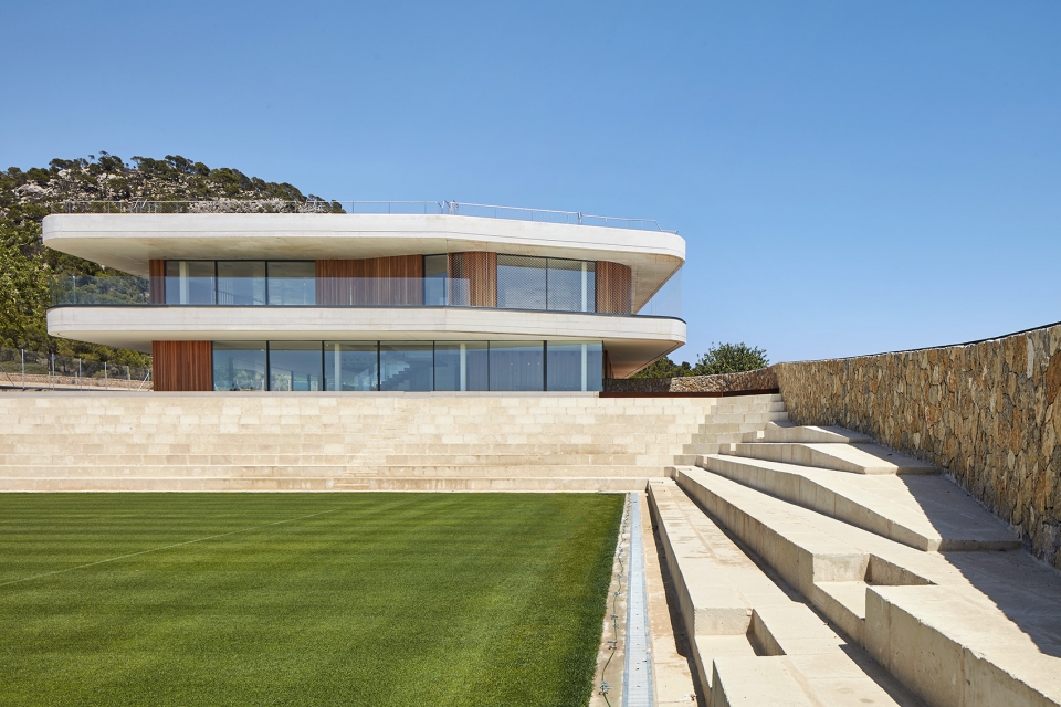 tennis terraces by gras arquitectos