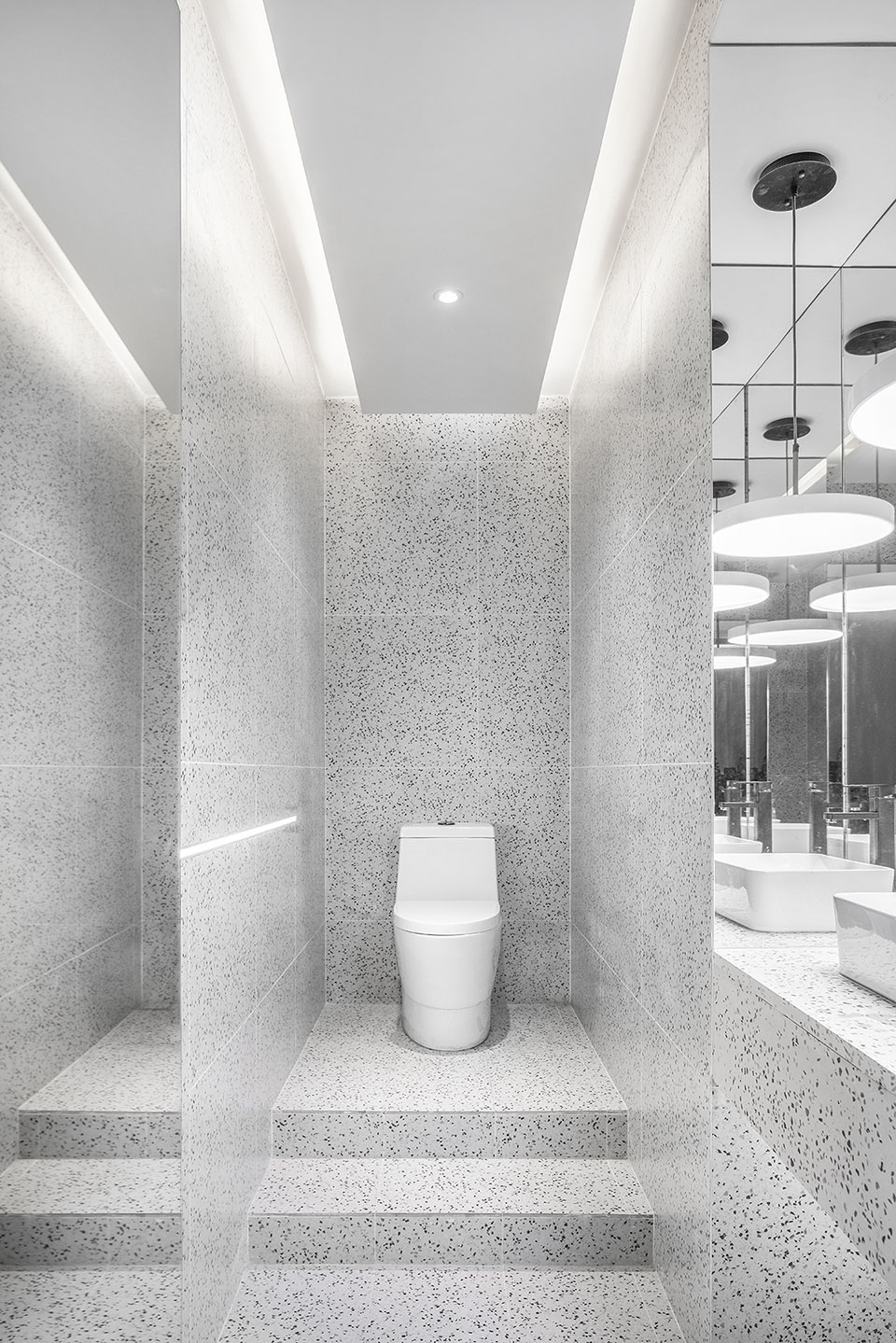 Orchid oil massage by Nanjing Linear Architecture