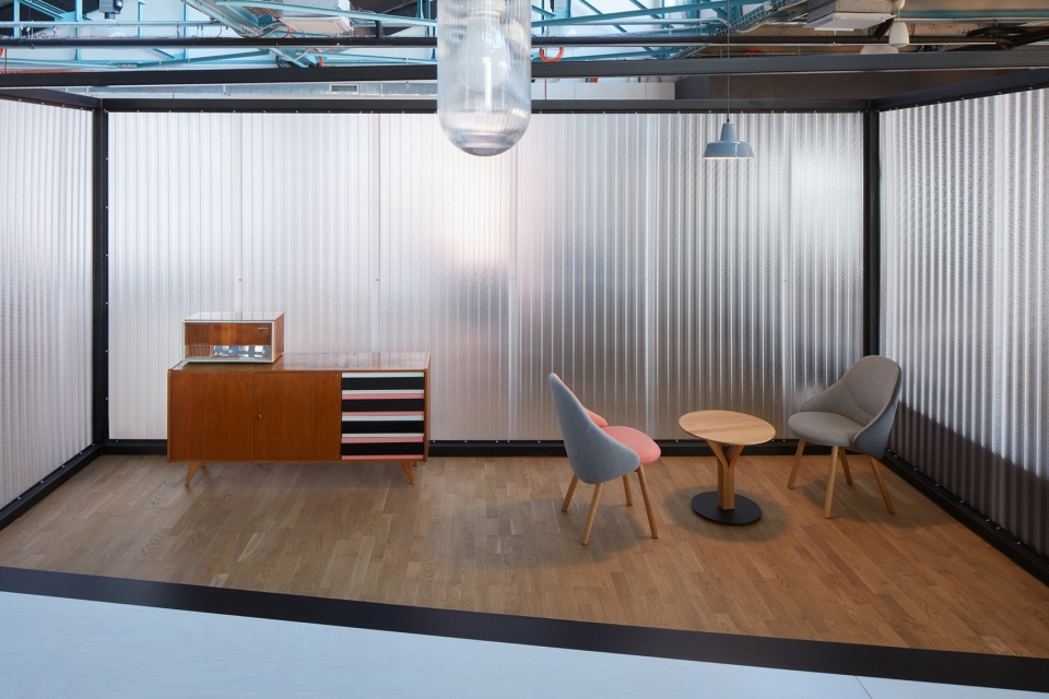 SinnerSchrader Studio Prague by Kurz architects