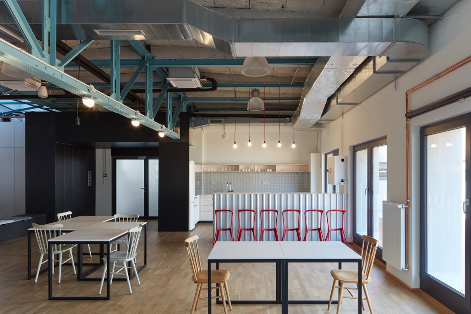 SinnerSchrader Studio Prague by Kurz architects