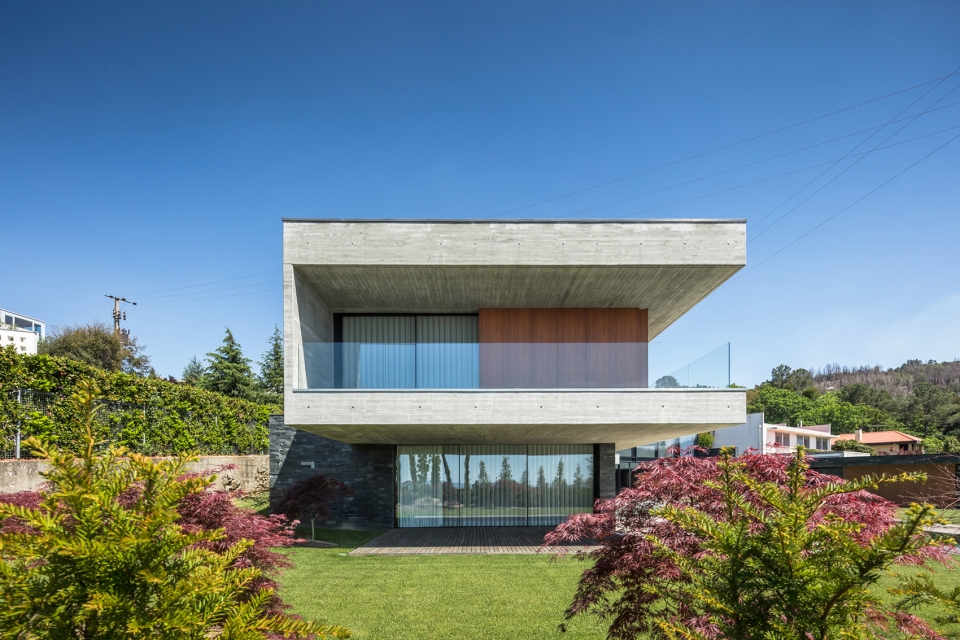 fraiao house by trama arquitetos