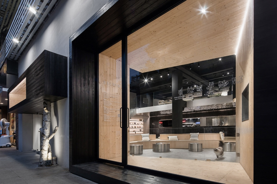 主入口侧写 Meow Restaurant E Studio