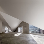 5间公寓的住宅楼，瑞士 / Raphael Zuber