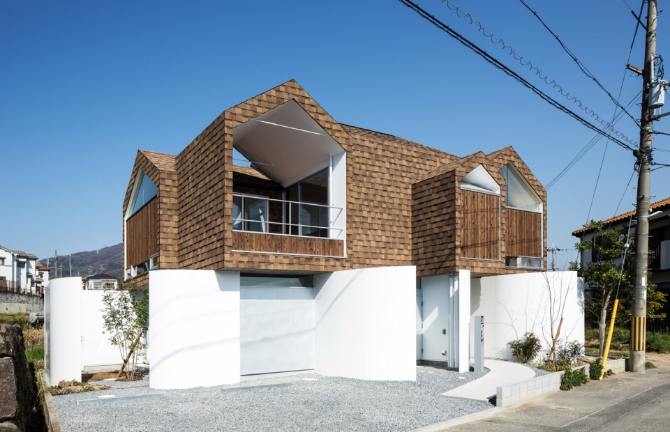 house on stylobate yM design office