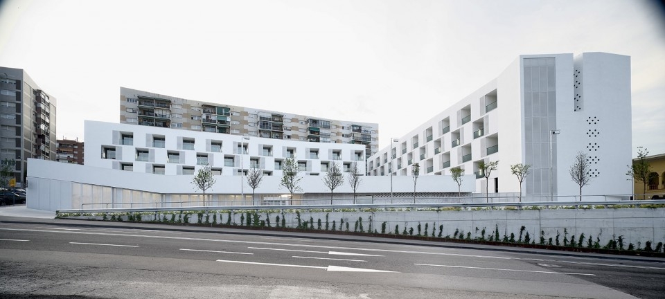85 sheltered housing units for senior and public facilities by GRND82 960x432