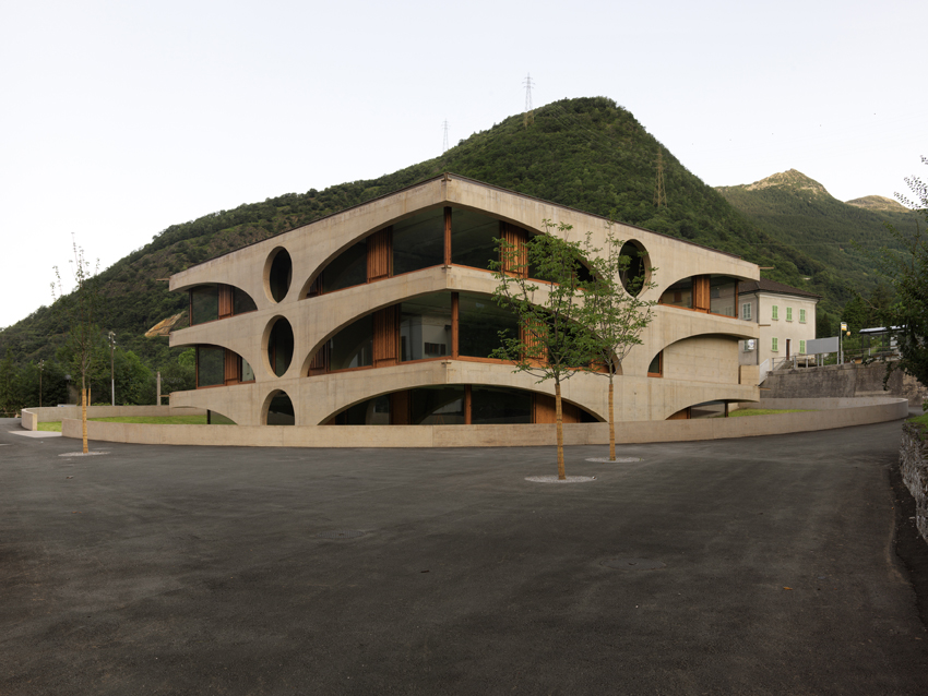 schoolhouse and kindergarten grono by raphael zuber