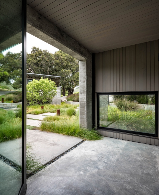 Butterfly House by Feldman Architecture