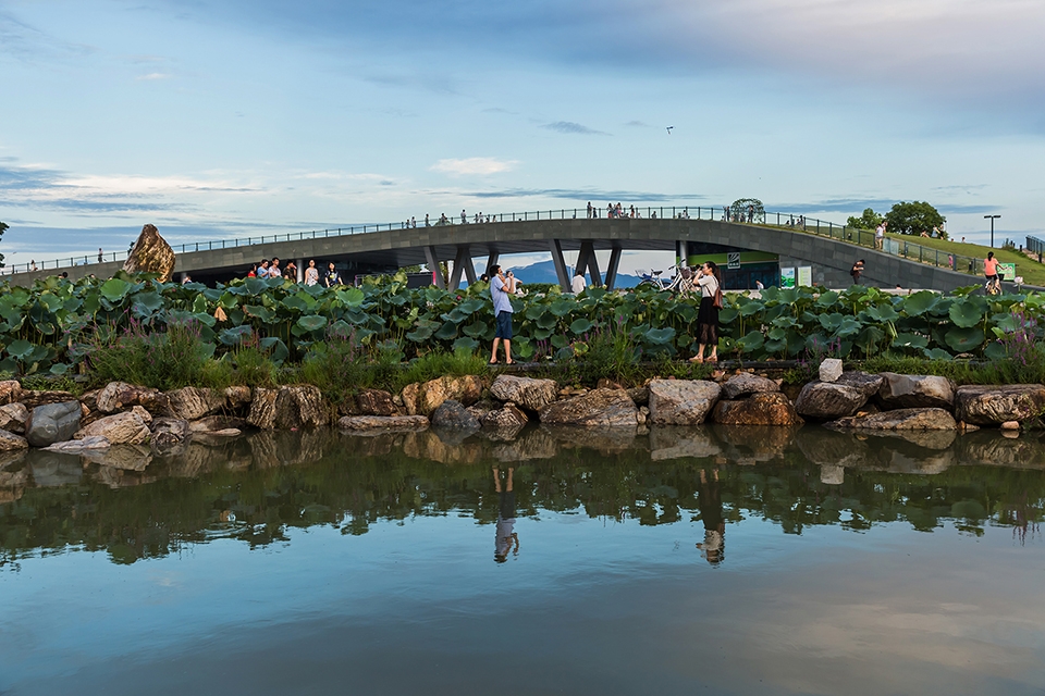 zhangzhou bihu lake eco park china by la design