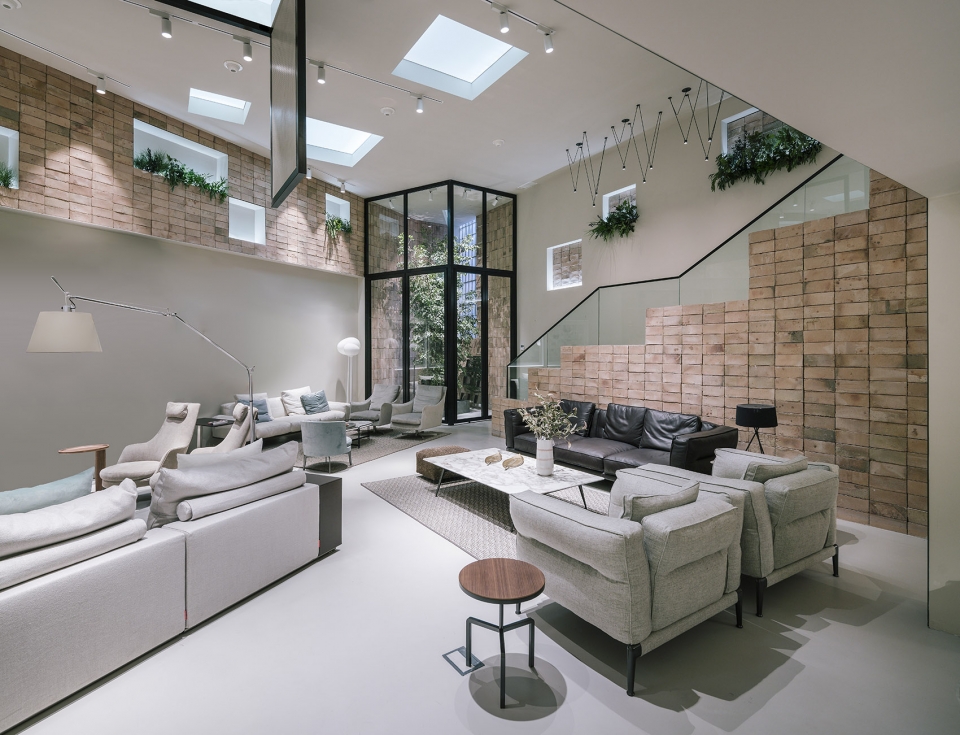 La Oca Selezione showcase by ZOOCO ESTUDIO