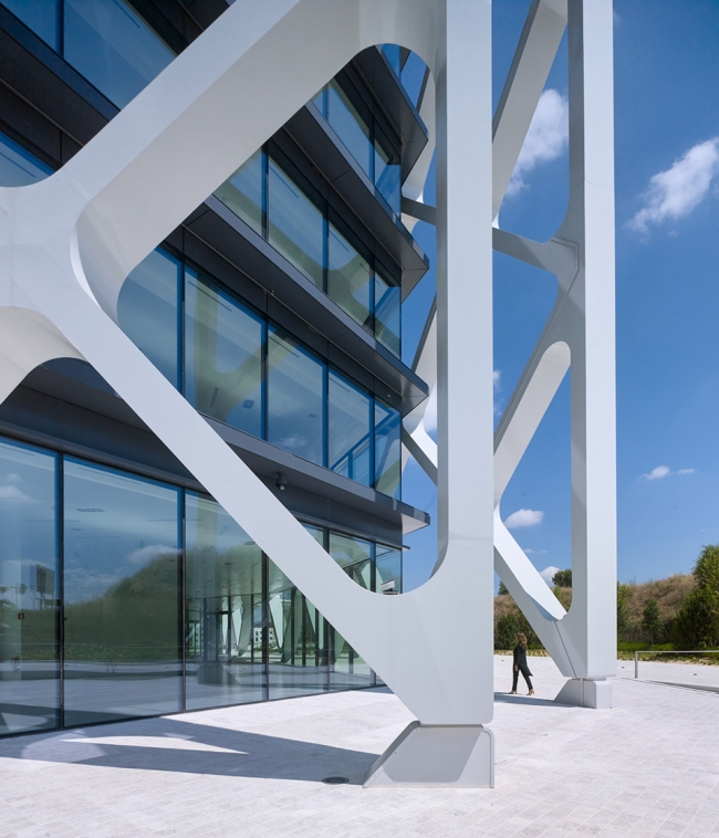 OXXEO office complex by RAFAEL DE LA HOZ Arquitectos
