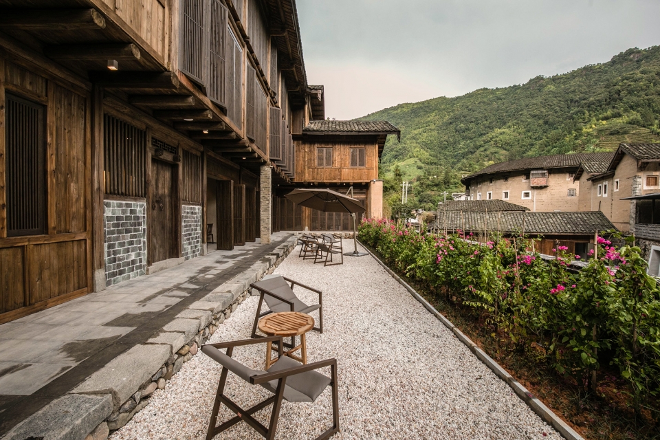tsingpu tulou retreat by trace architecture office