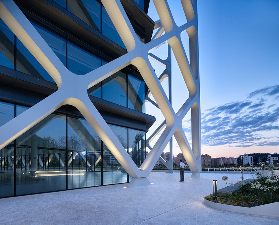 OXXEO office complex by RAFAEL DE LA HOZ Arquitectos
