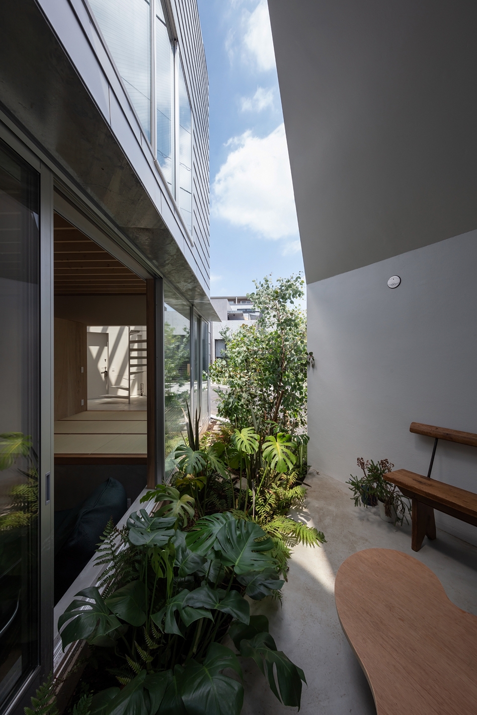 k2 house by aae