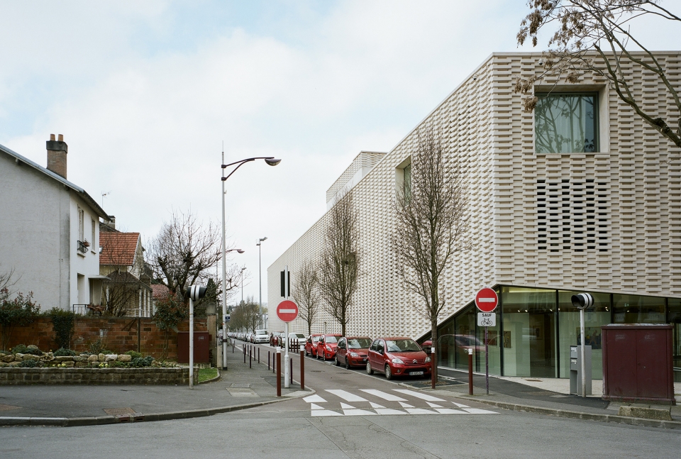 restruction rehabilitation of theater jacques carat by ateliers o s architectes