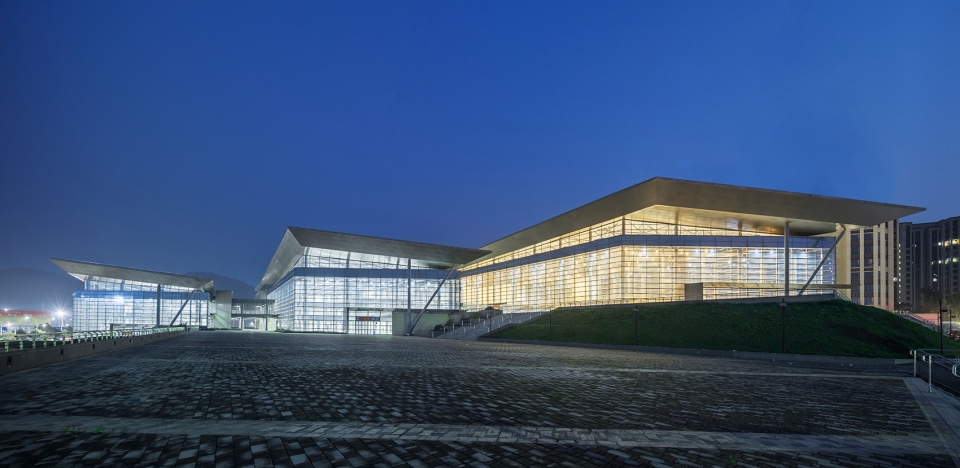 zunyi rosa international exhibition and convention center china by capol international associates group