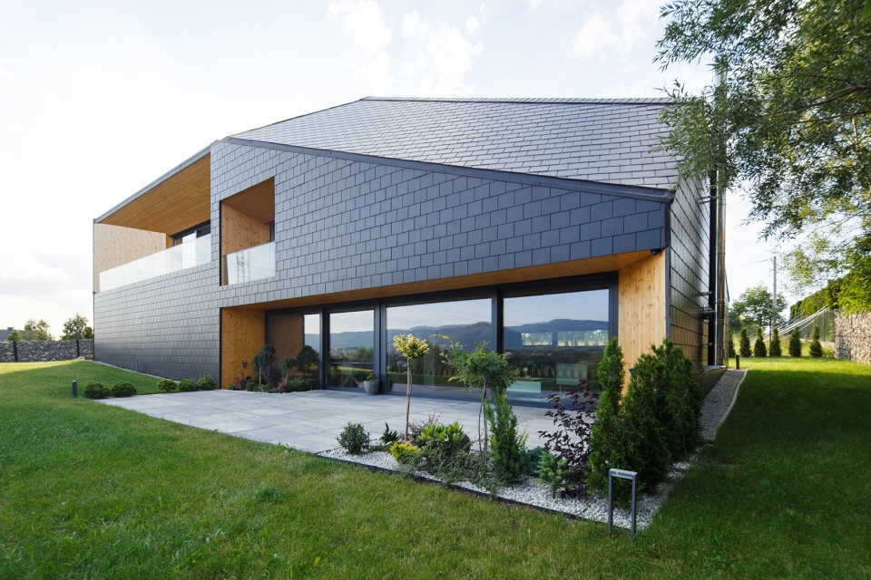 black rock house in bielsko biala by mus architects