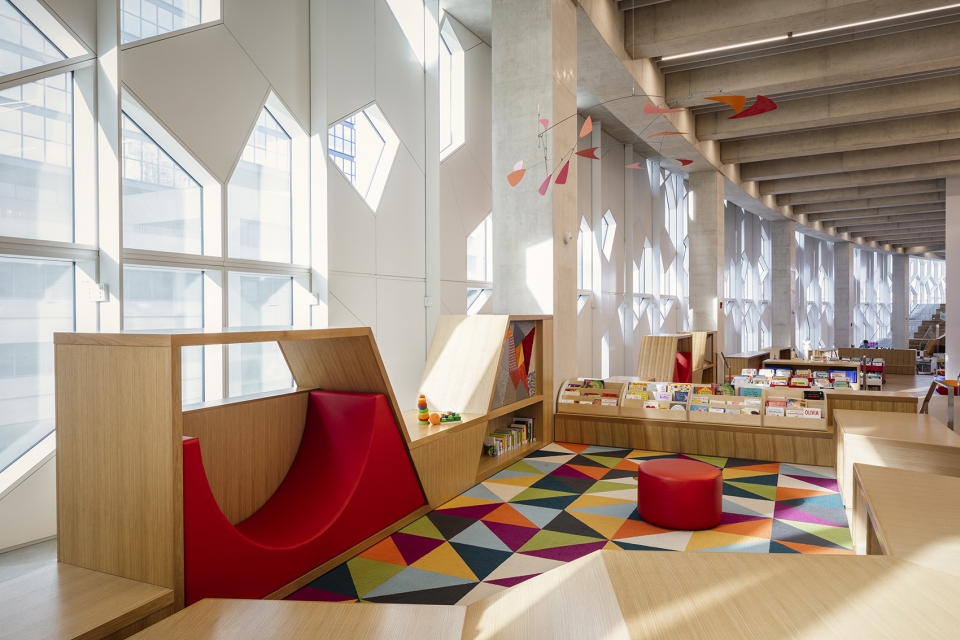 new central library of calgary by snohetta