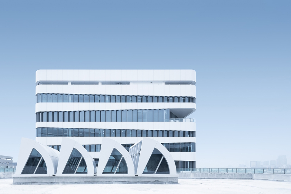 hong kong zhuhai macao bridge zhuhai port office area project by ecadi