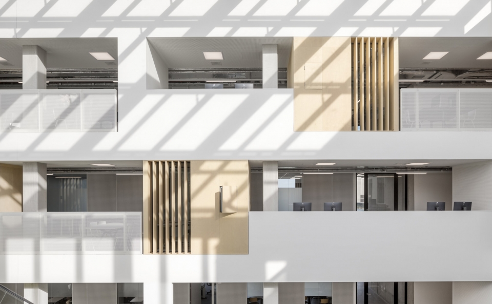 the newest education building for hu university of applied sciences by shl