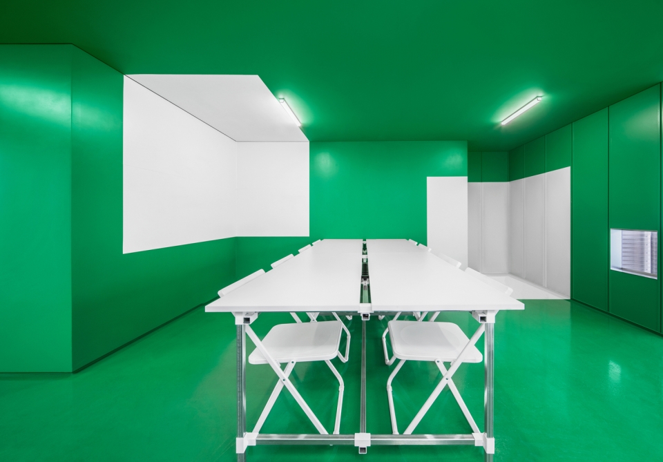 station neo by atelier archimosphere