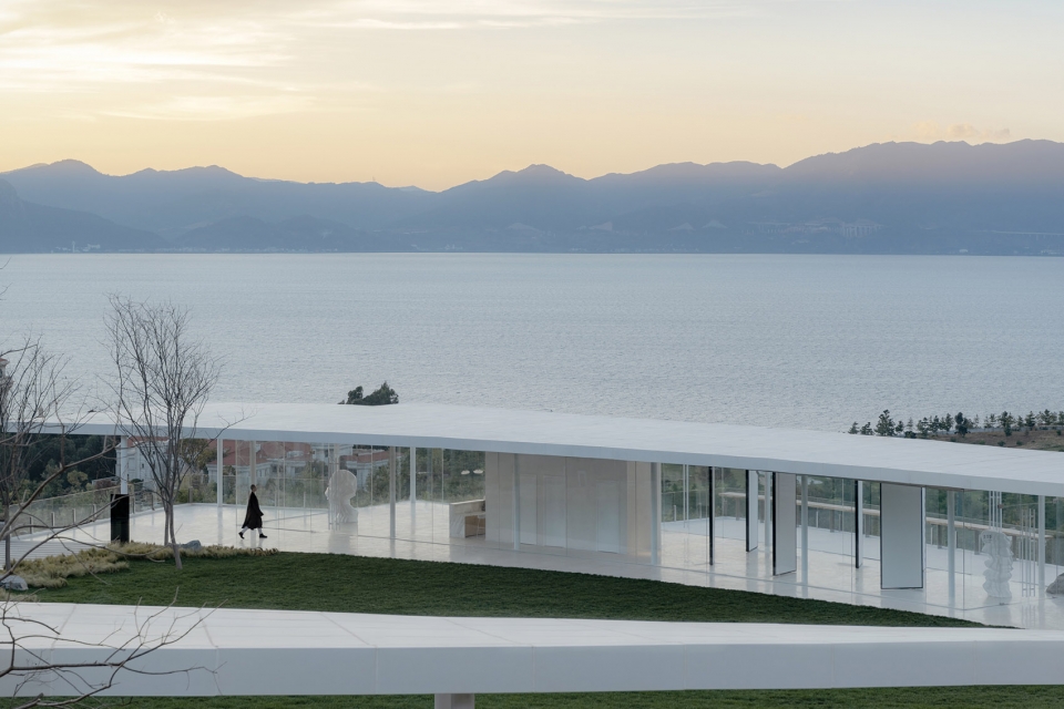 Yunnan Fuxian Lake Vanke Art Aesthetic Center Change Studio