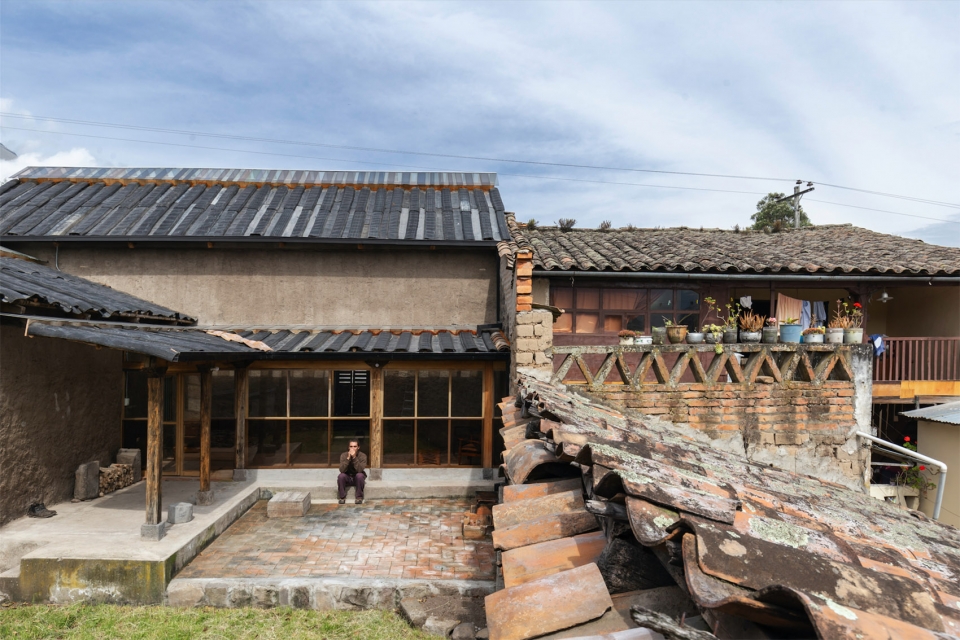 house of the flying beds al borde
