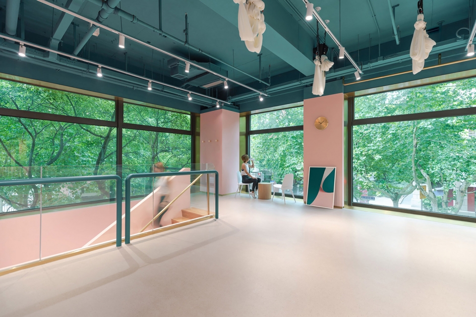 VIS fitness studio RONG Design