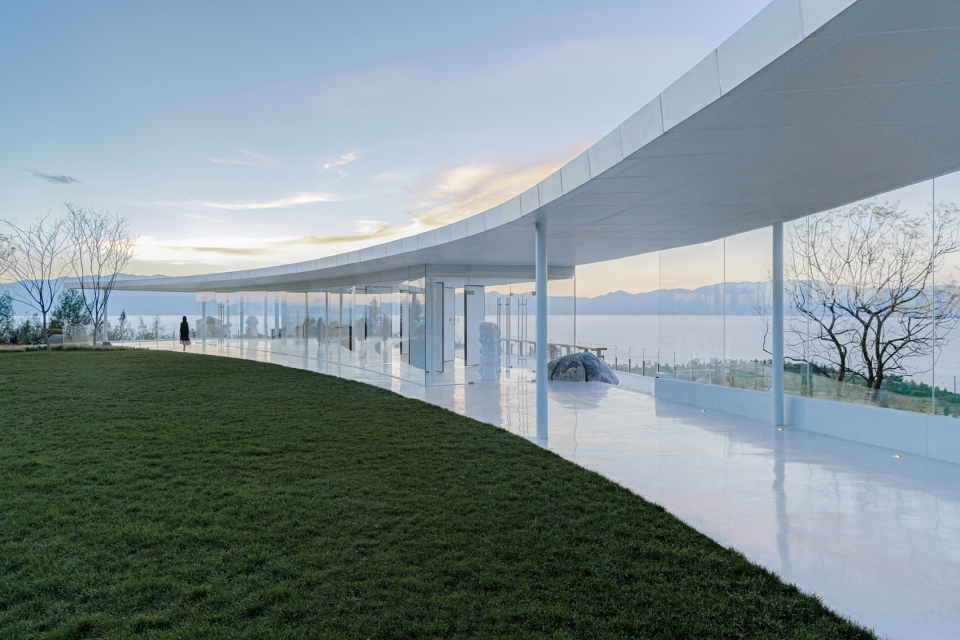 Yunnan Fuxian Lake Vanke Art Aesthetic Center Change Studio