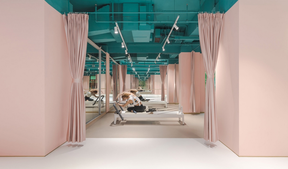VIS fitness studio RONG Design