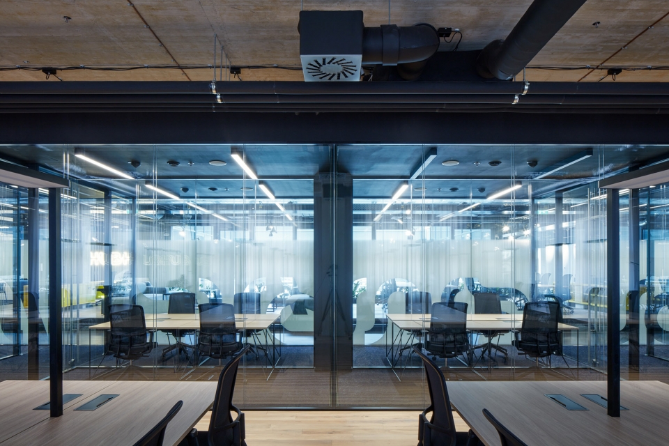 hubhub na prikope by studio perspektiv s r o
