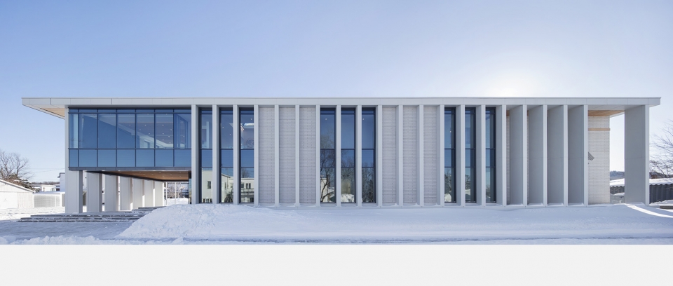rigaud city hall by affleck de la riva architects