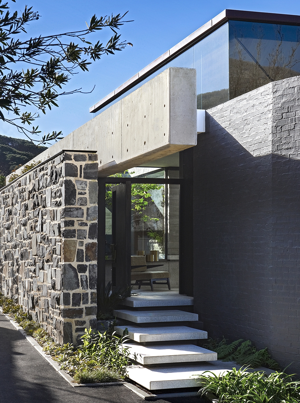 kloof 119a by saota