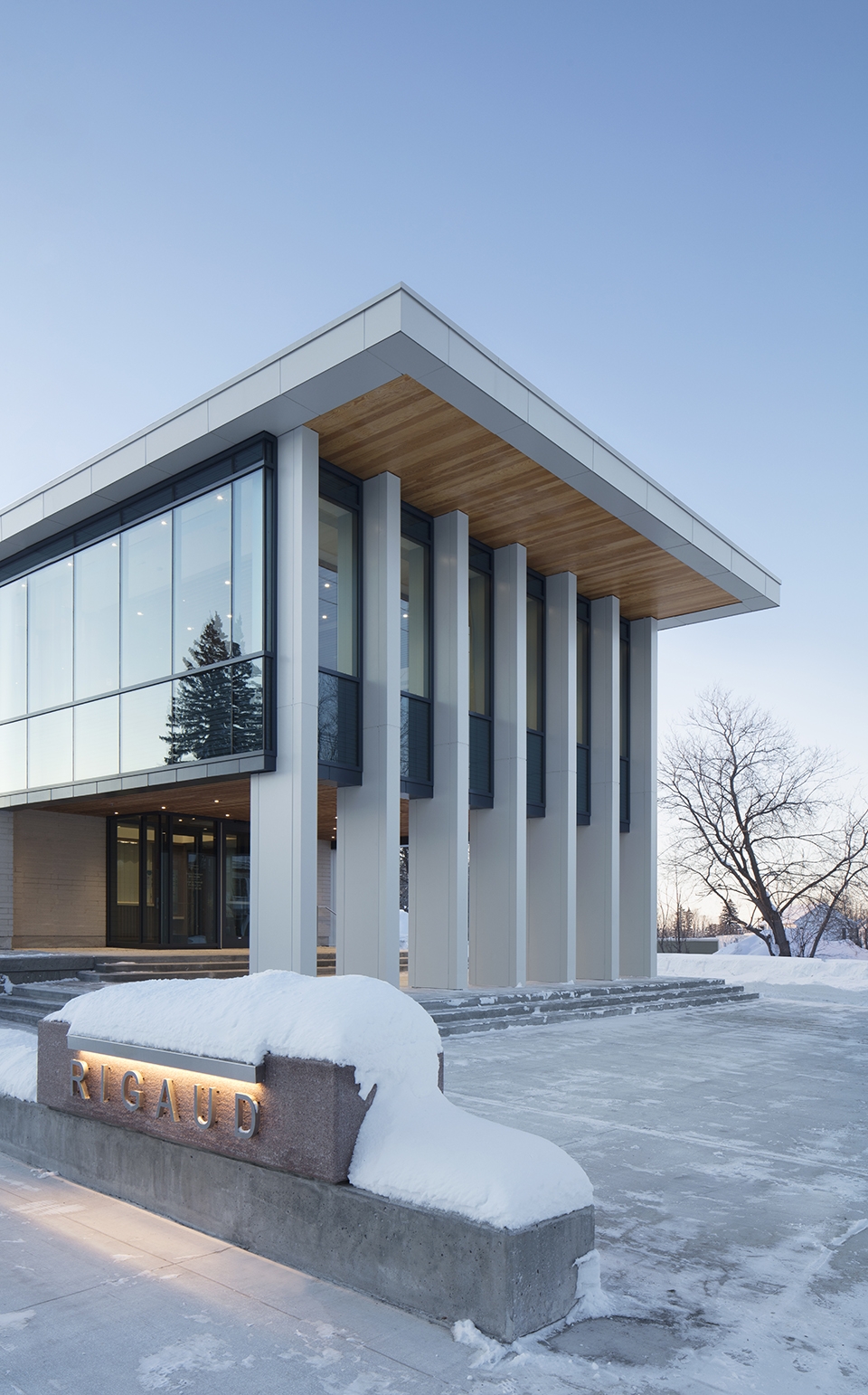 rigaud city hall by affleck de la riva architects