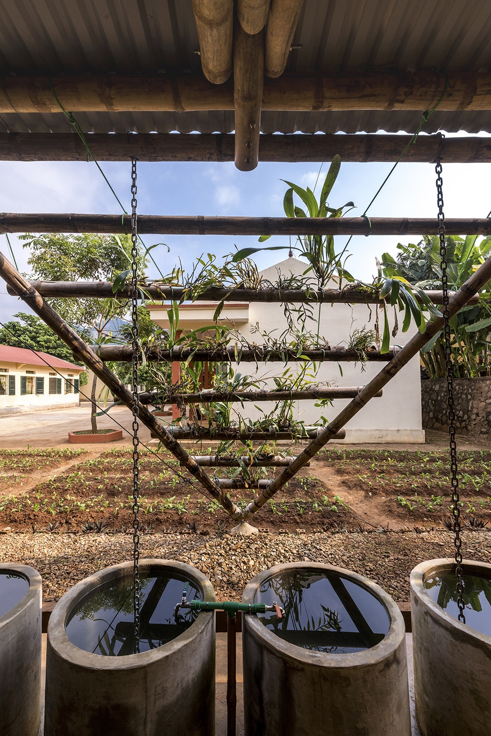 toigetation 2 by hp architects