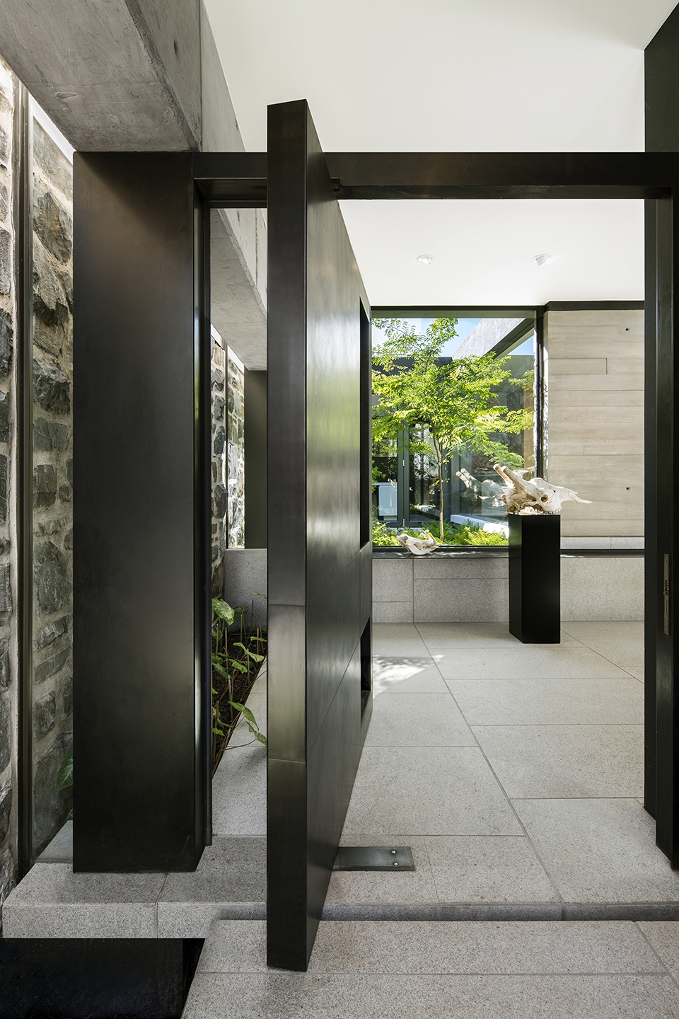 kloof 119a by saota