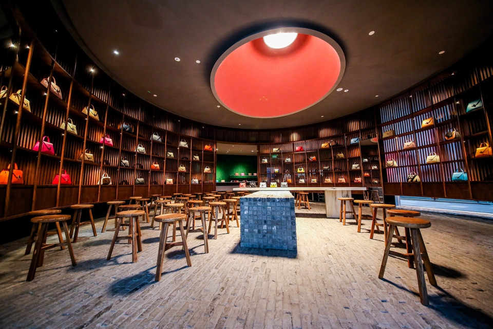 valextra store chengdu neri hu