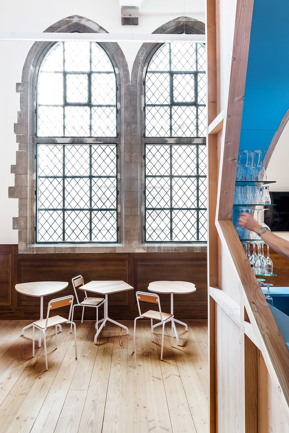 cafe de plek by van staeyen interior architects