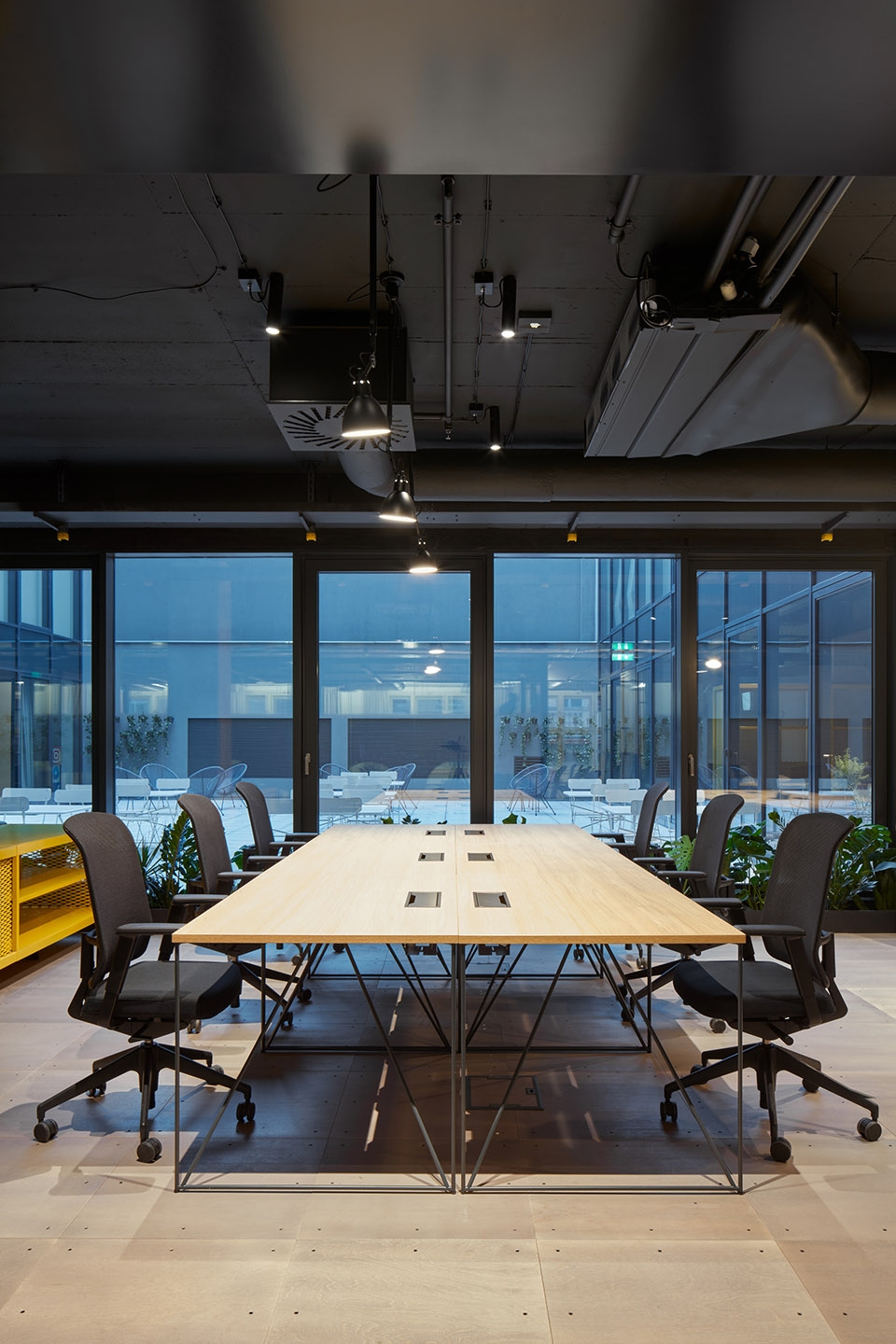 hubhub na prikope by studio perspektiv s r o