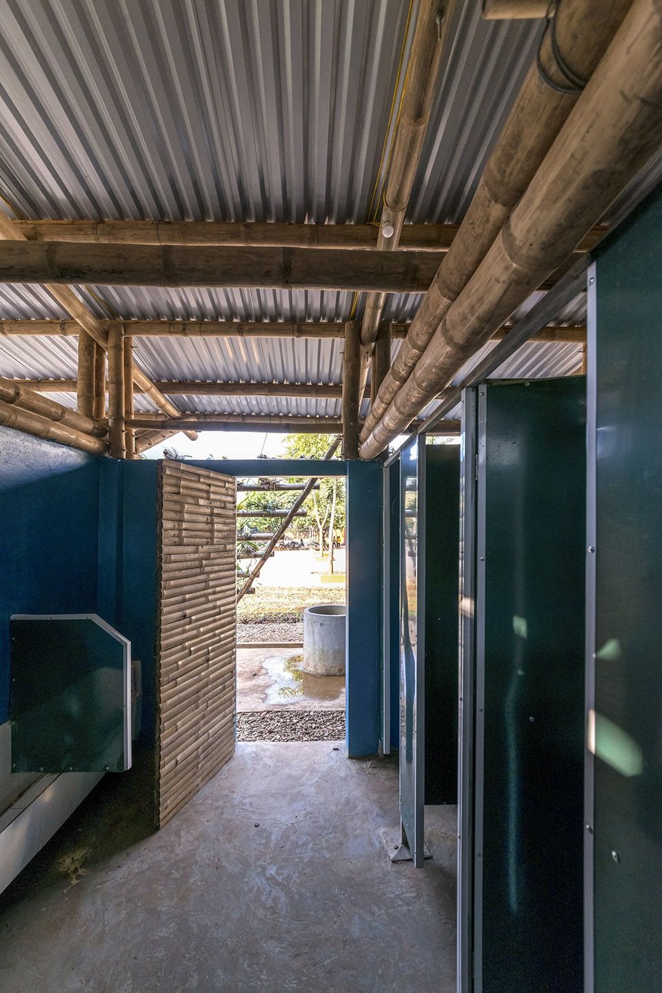 toigetation 2 by hp architects