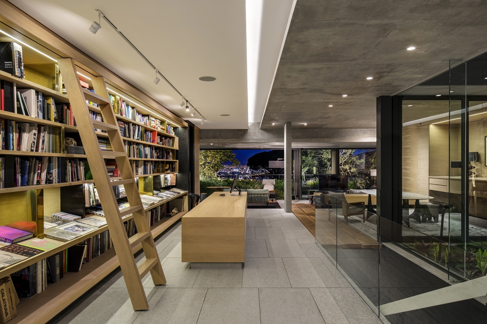 kloof 119a by saota