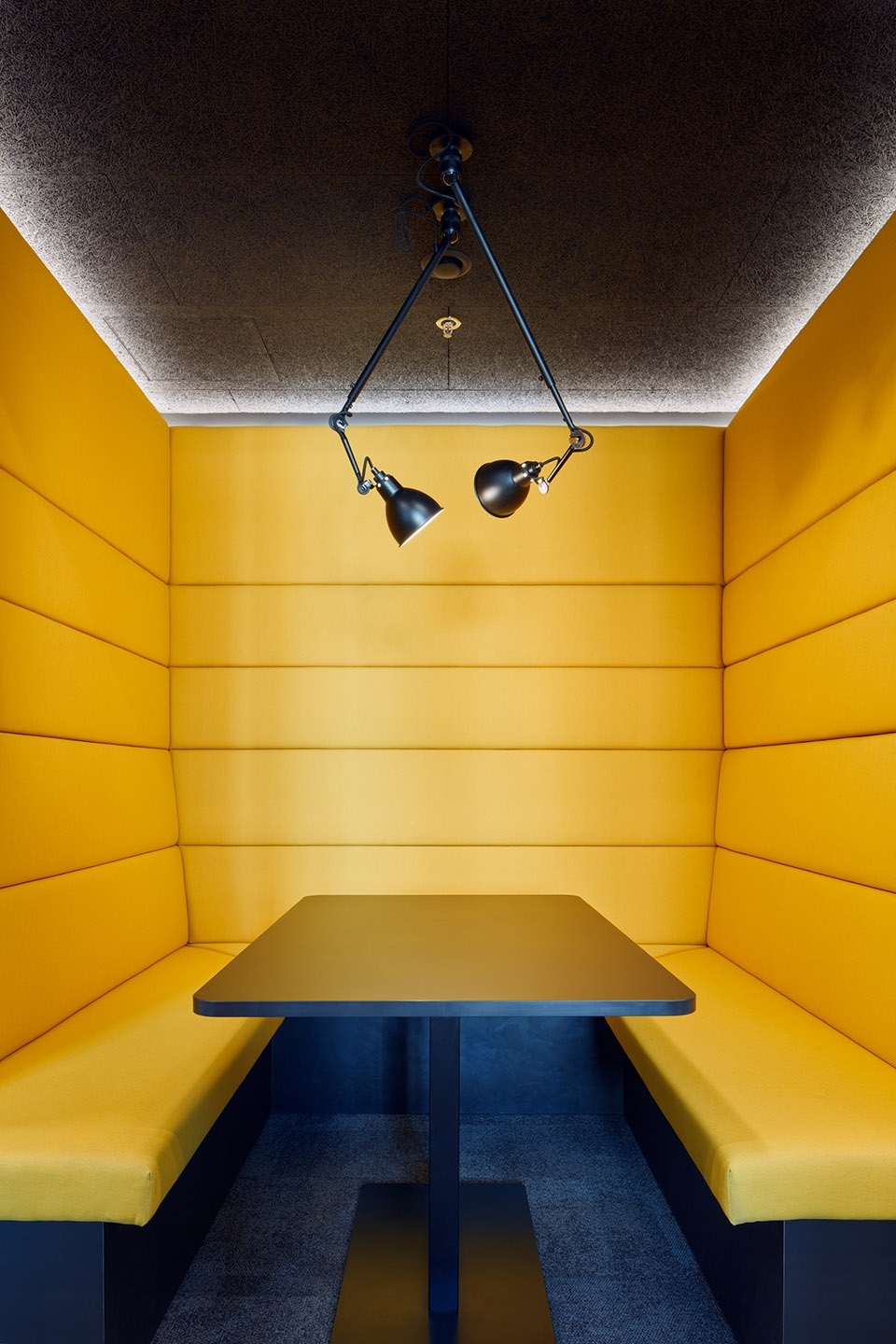 hubhub na prikope by studio perspektiv s r o