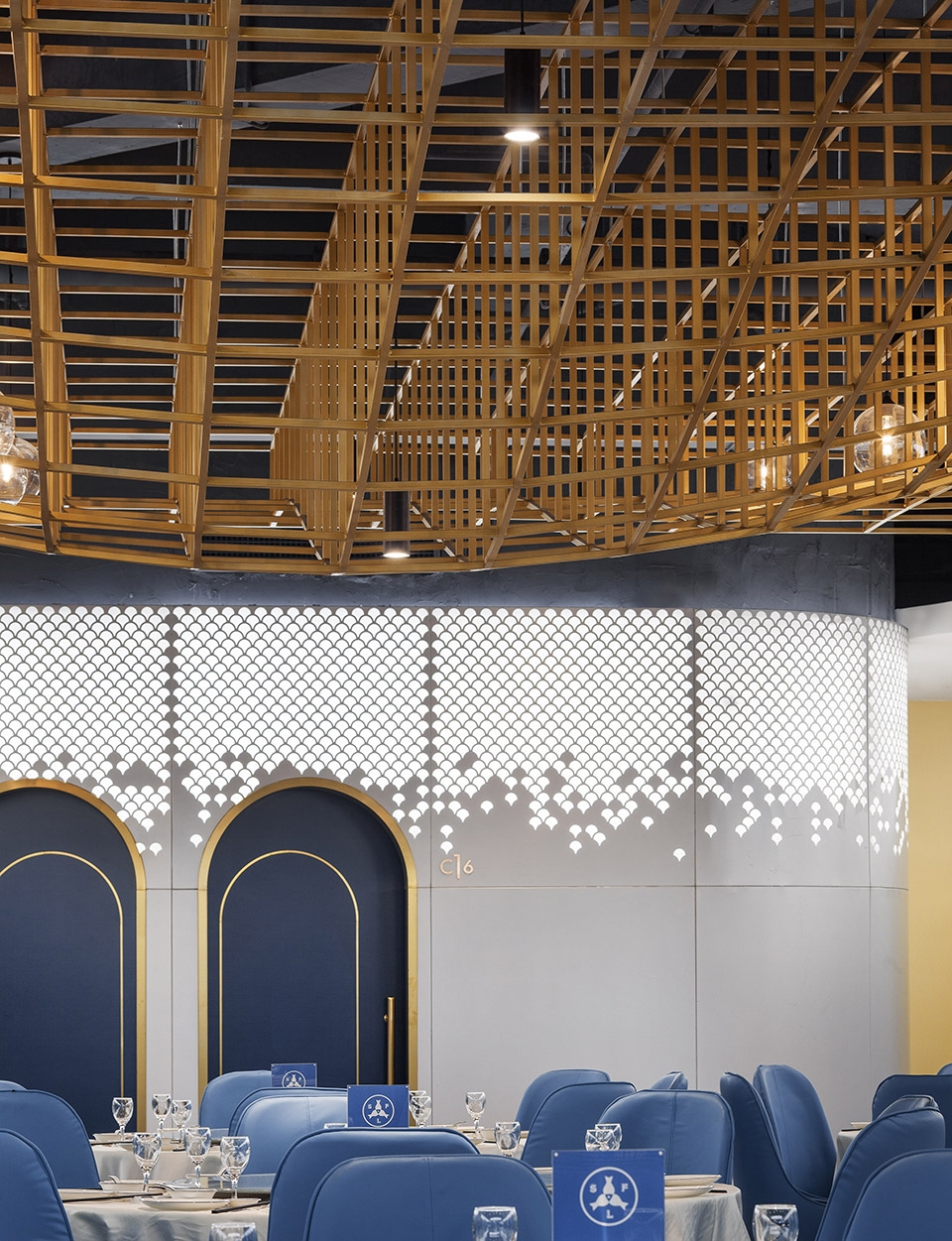 shunfenglou seafood restaurant by topos design clans