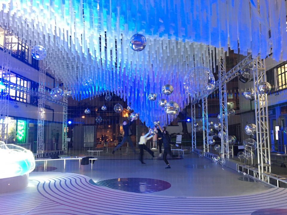 floating christmas pavilion AaaM